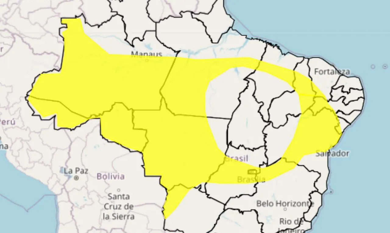 A imagem mostra as áreas em alerta para chuva intensa  e ventos 